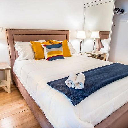 Micasa Suites - Stylish Condo In Maple Leaf Square Торонто Екстериор снимка