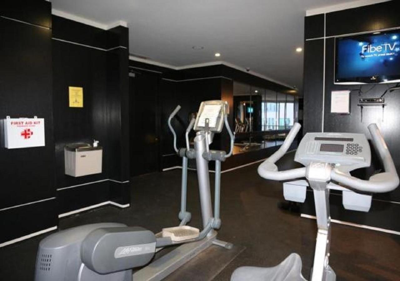 Micasa Suites - Stylish Condo In Maple Leaf Square Торонто Екстериор снимка