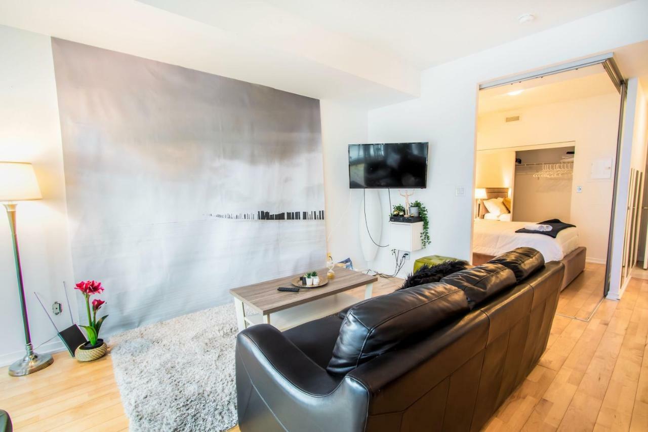 Micasa Suites - Stylish Condo In Maple Leaf Square Торонто Екстериор снимка