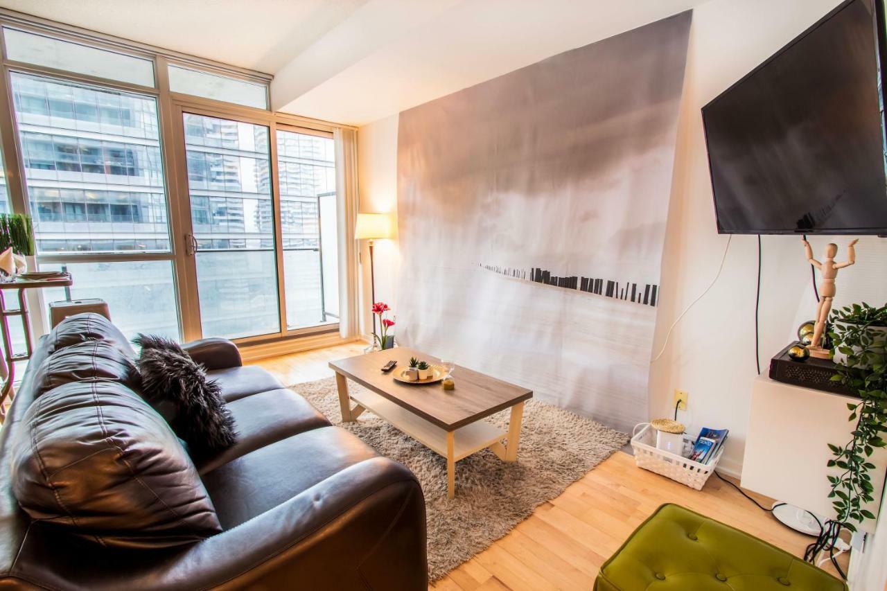 Micasa Suites - Stylish Condo In Maple Leaf Square Торонто Екстериор снимка